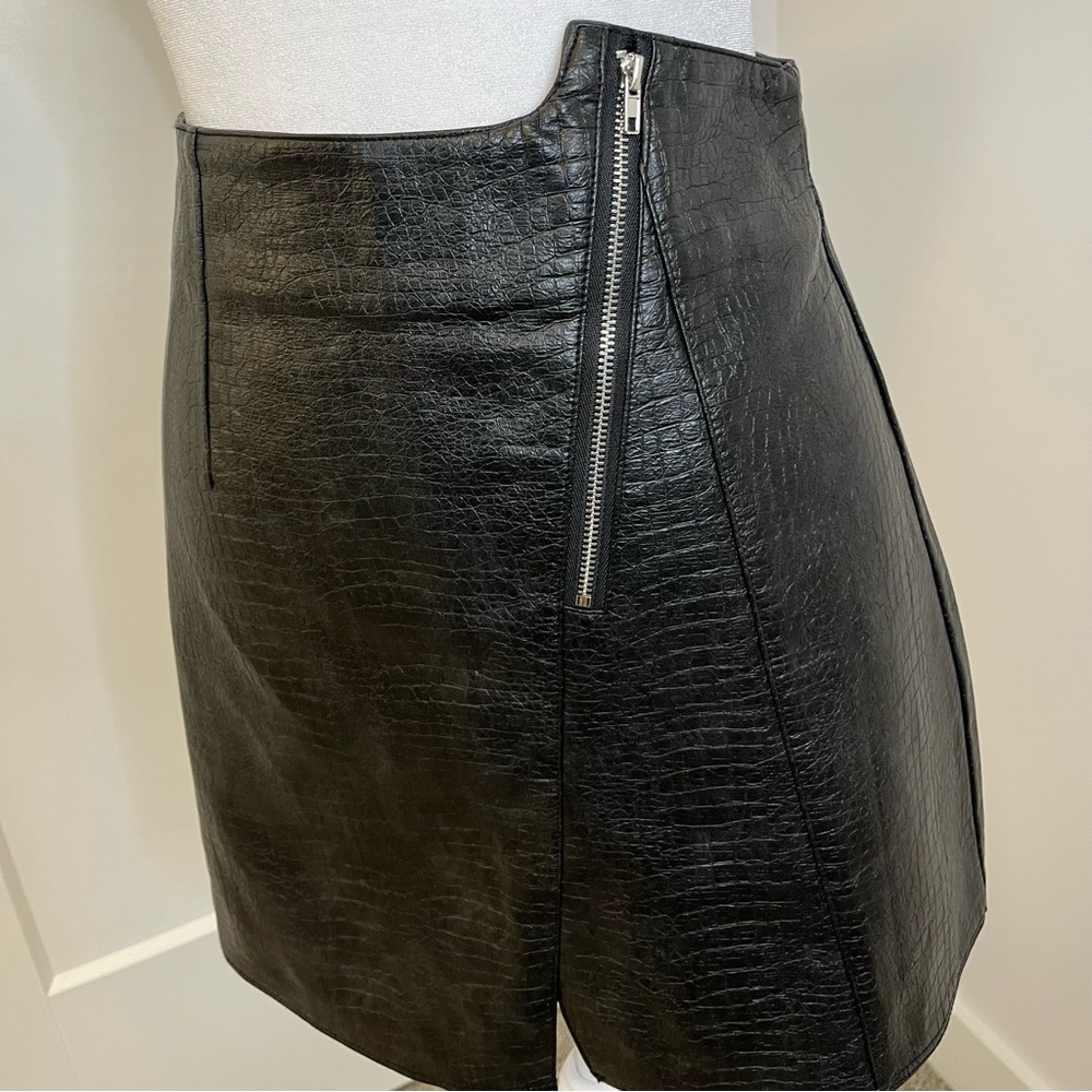 ZY Goddess Black Faux Leather Skort - Size M - FREE SHIPPING on Bundles $95+ - Picture 3 of 14